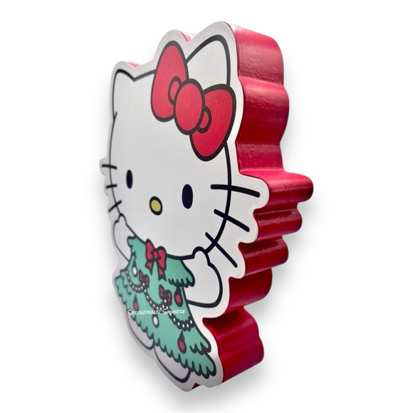 🎄 Hello Kitty Christmas Wooden Plaque Decor - Picture 3 of 4